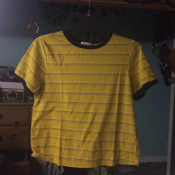 yellow t-shirt - Picture 1 of 2